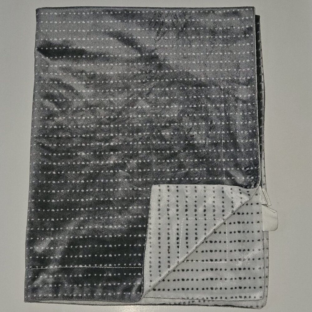 Lila & Jack Baby Blanket Gray White Polka Dot Fleece Silver Reversible 30x39